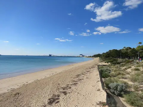 Rockingham Beach