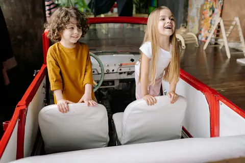 B.Curious Kids Creative Studio
