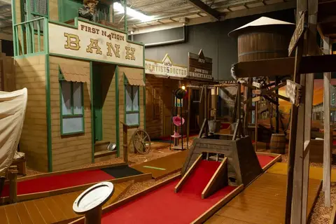 Mega Mini Golf
