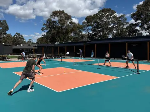 Swing & Serve