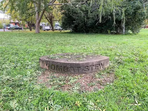 Hackett Gardens Neighbourhood Playground