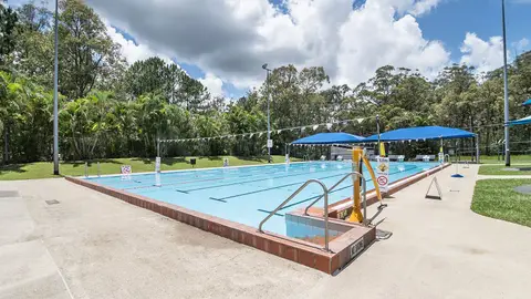 Woodford Swimming Pool
