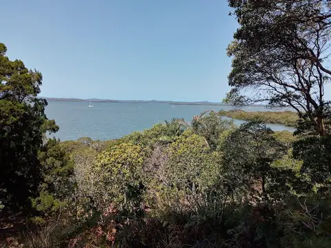 Redland Bay swimming enclosure (Ruster's Reserve)