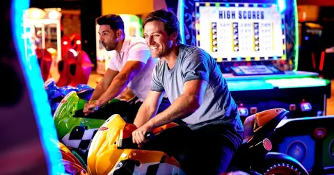 Timezone & Zone Bowling Garden City