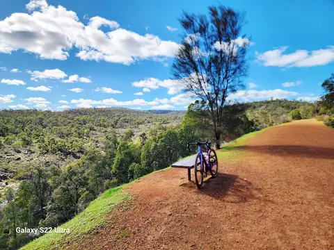 Railway Reserves Heritage Trail (Swan View)