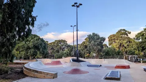 Oaklands Recreation Plaza