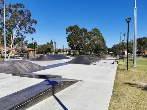 Mills Park Skate Plaza