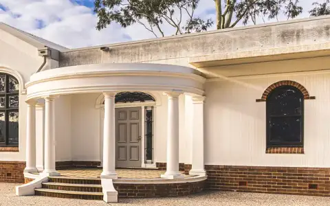 Museum of Art and Culture Lake Macquarie (MAC yapang)