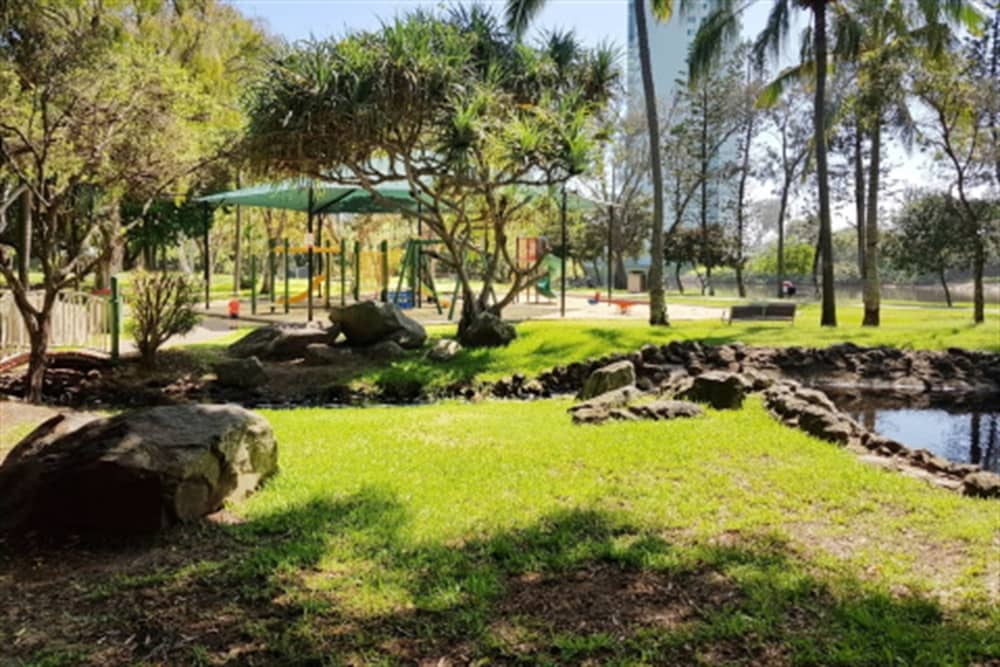 Macintosh Island Park
